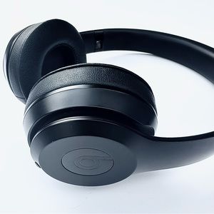 Beats Solo 3 Wireless On-Ear Headphones - Black (2021)